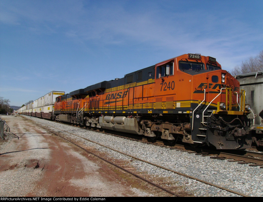 BNSF 7240 (ES44DC)